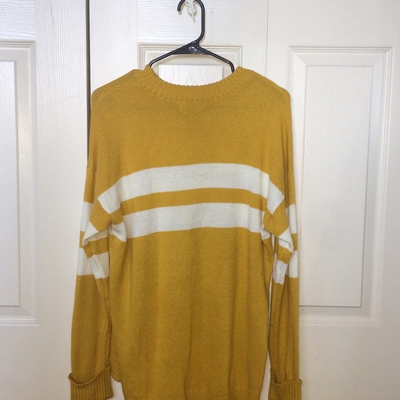 American Eagle, Yellow 2 stripe sweater - Picture 4 of 5